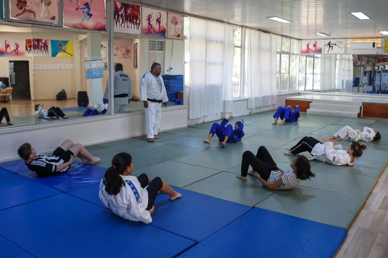 Efeler’de Çocukların, Gençlerin ve Kadınların Yanında Belediyecilik