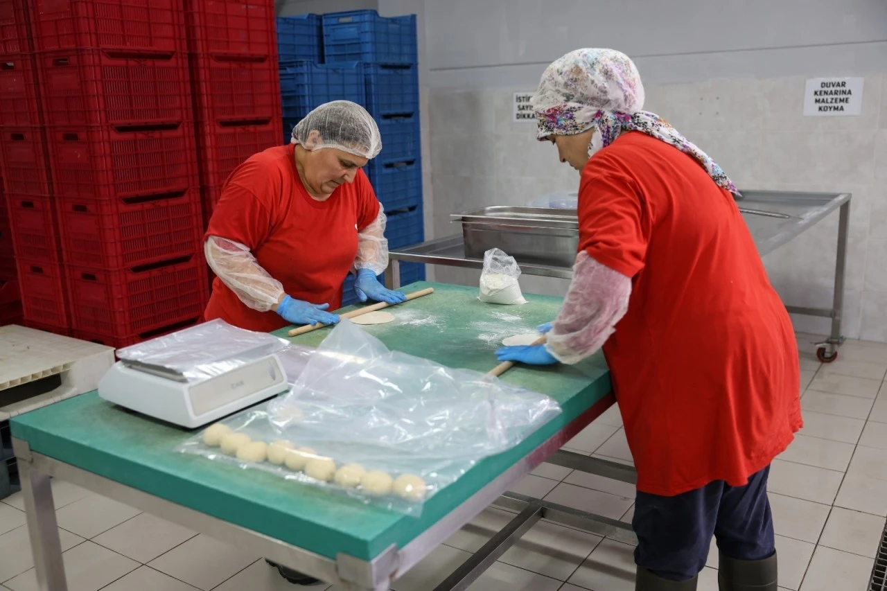 Kadın emeği tarımsal ürün fabrikası’yla yerel üretim dünyaya açılıyor