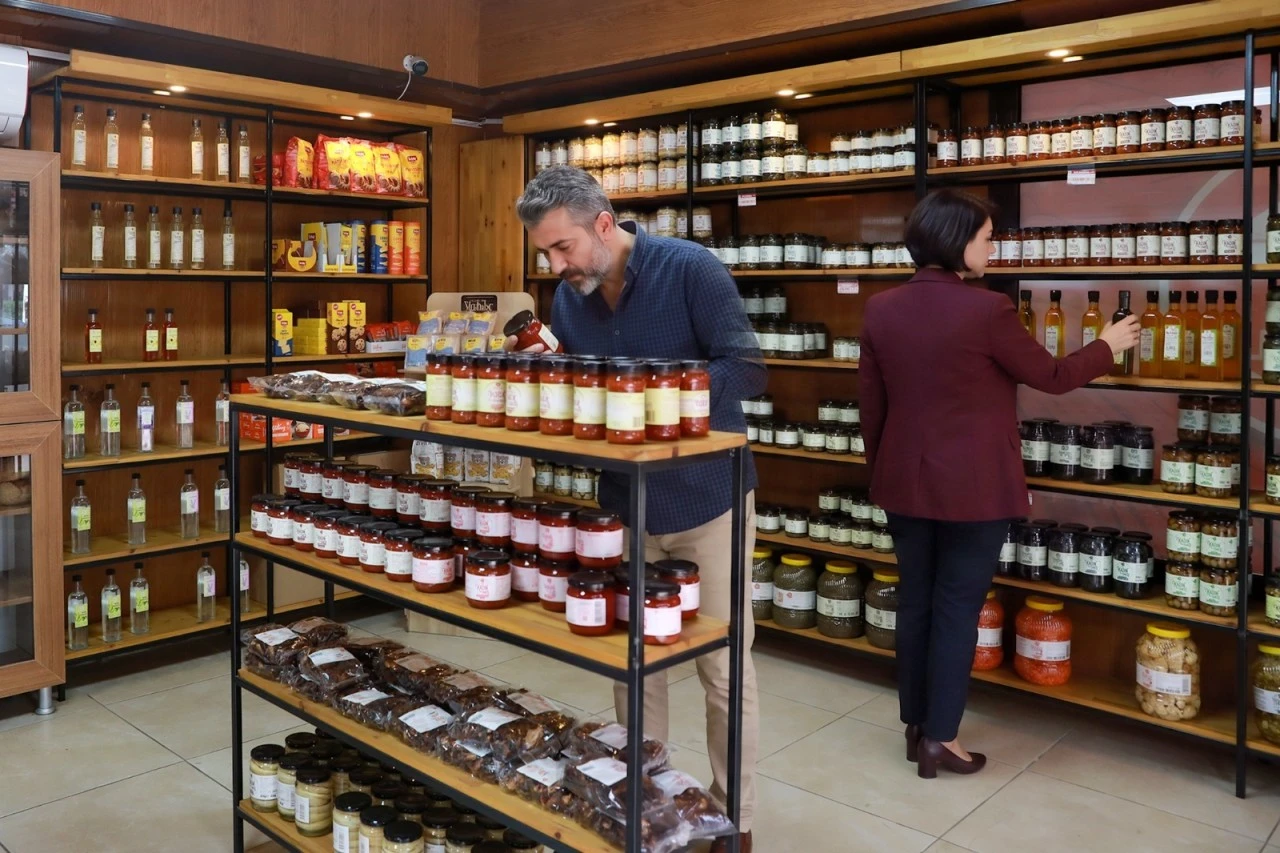 Kadın emeği tarımsal ürün fabrikası’yla yerel üretim dünyaya açılıyor