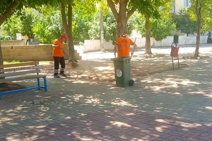 Başkan Yetişkin’le Efeler’de temizlik çalışmaları aralıksız sürüyor