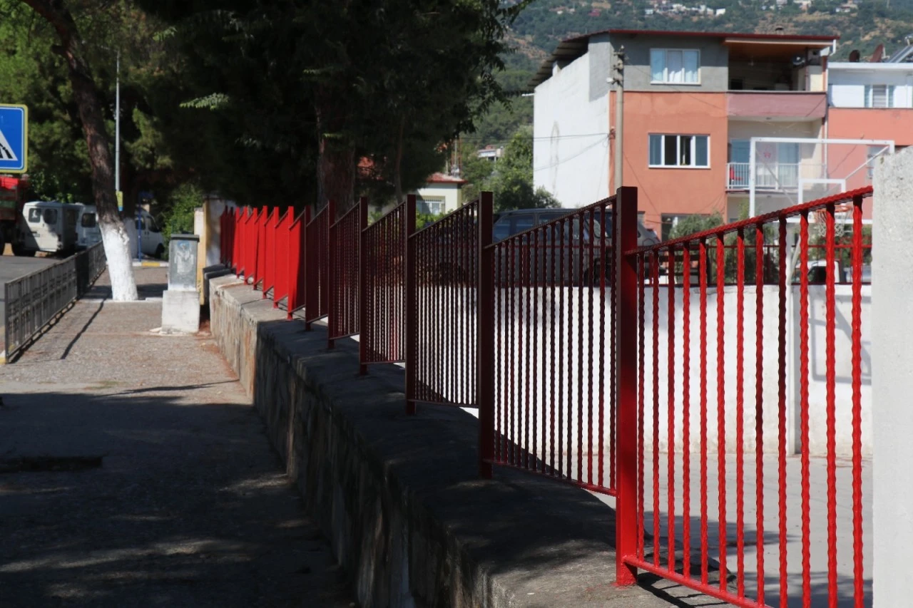 Bozdoğan Belediyesi okullarda çalışmalarını sürdürüyor