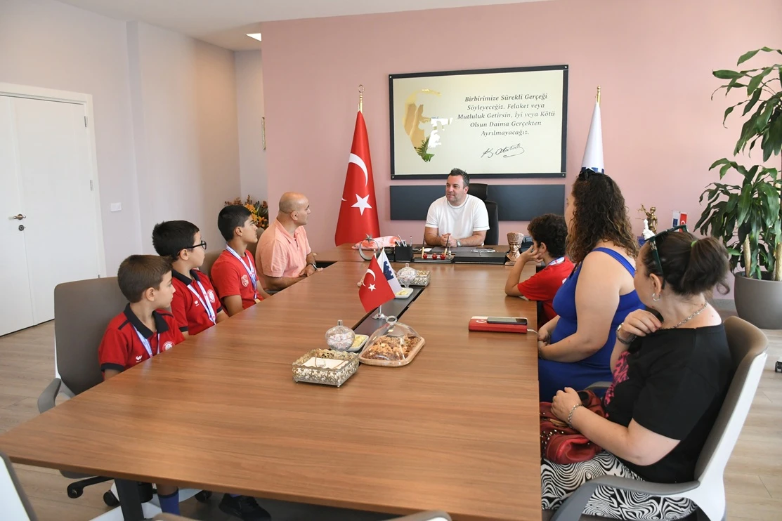 ŞAMPİYON GÜREŞÇİLERDEN BAŞKAN VEKİLİ TAHSİN DEMİRTAŞ’A ZİYARET