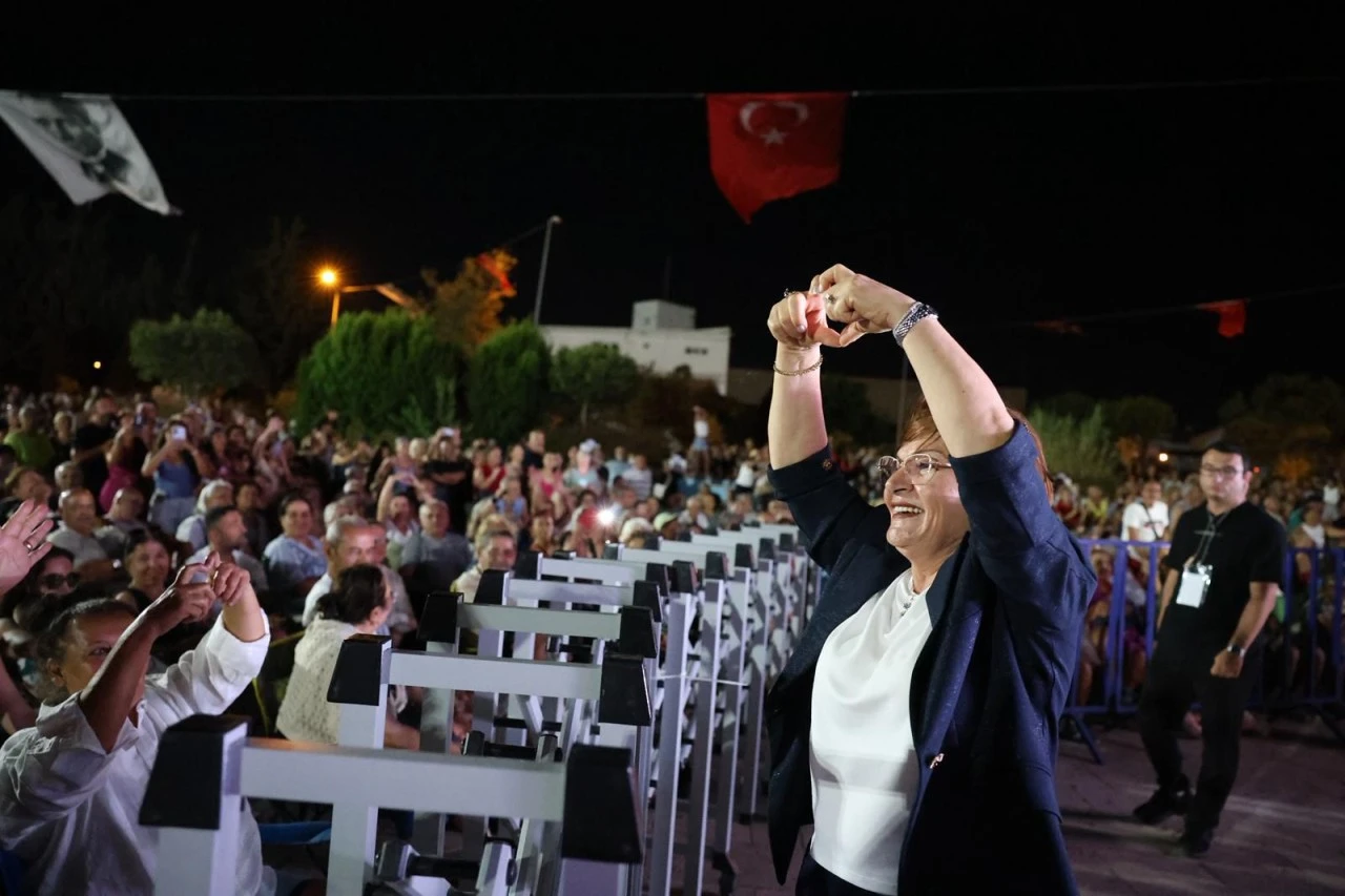 Zafer Bayramı, fener alayı ve Işın Karaca konseriyle Didim’de kutlandı