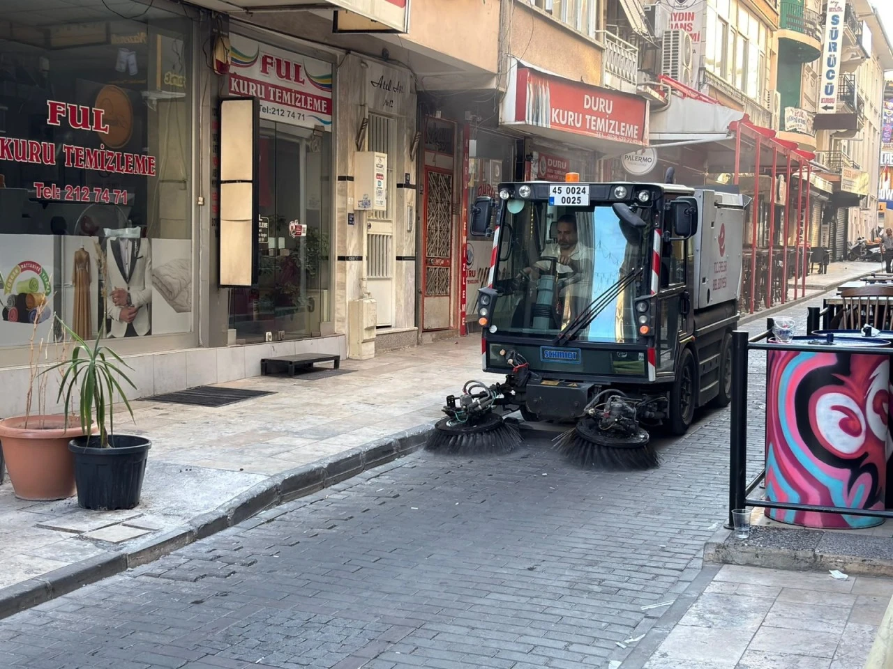 Esnaf kepenk açmadan Efeler ekipleri sahada