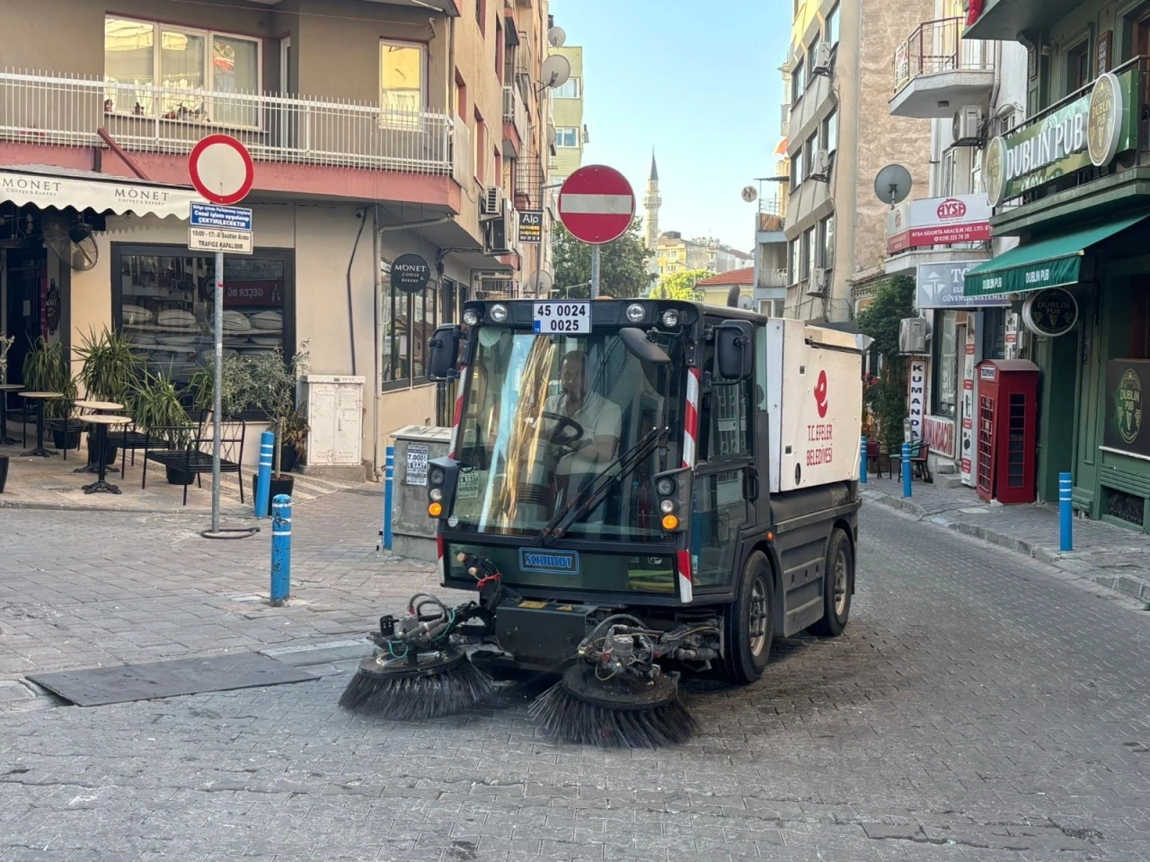 Esnaf kepenk açmadan Efeler ekipleri sahada