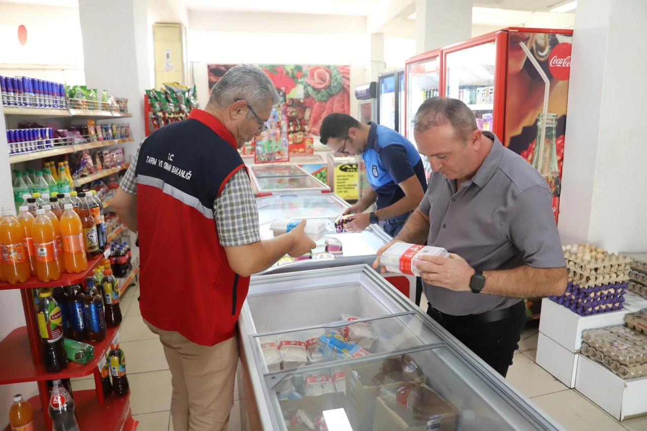 Nazilli Belediyesi’nden marketlerde sıkı denetim