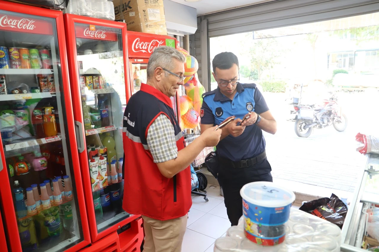 Nazilli Belediyesi’nden marketlerde sıkı denetim