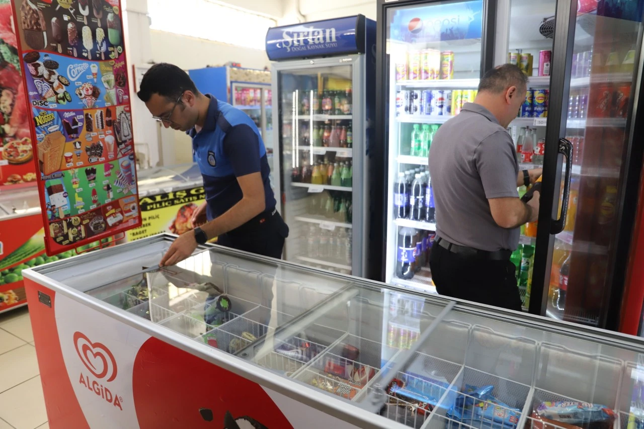 Nazilli Belediyesi’nden marketlerde sıkı denetim