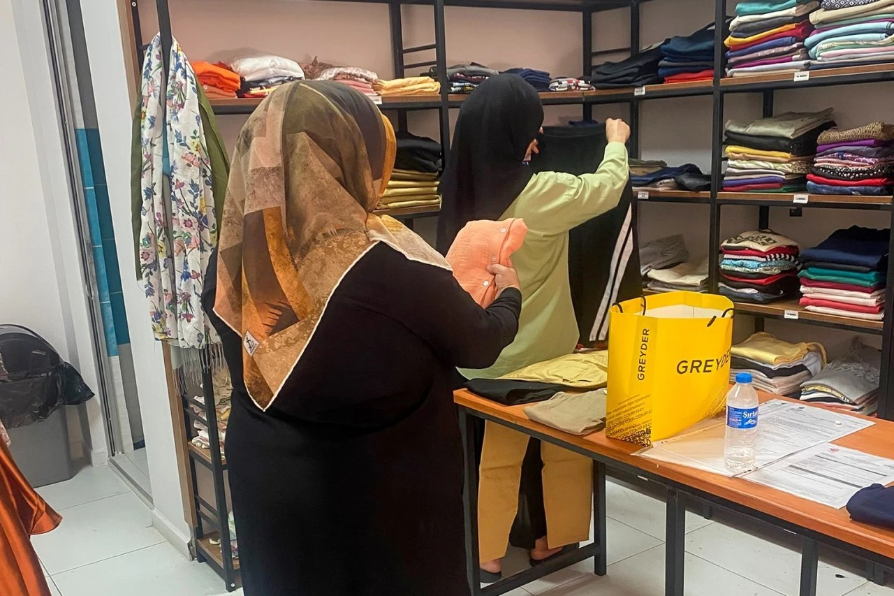 Efeler'de Sosyal Belediyecilik Meşalesi