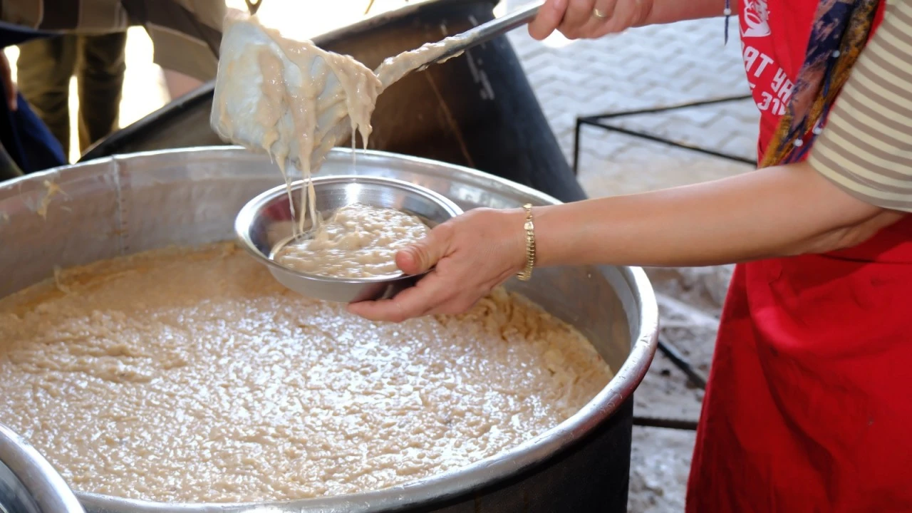 Horsunlu’da Kurtuluş Gününe Özel 15 Kazan Keşkek Dağıtıldı