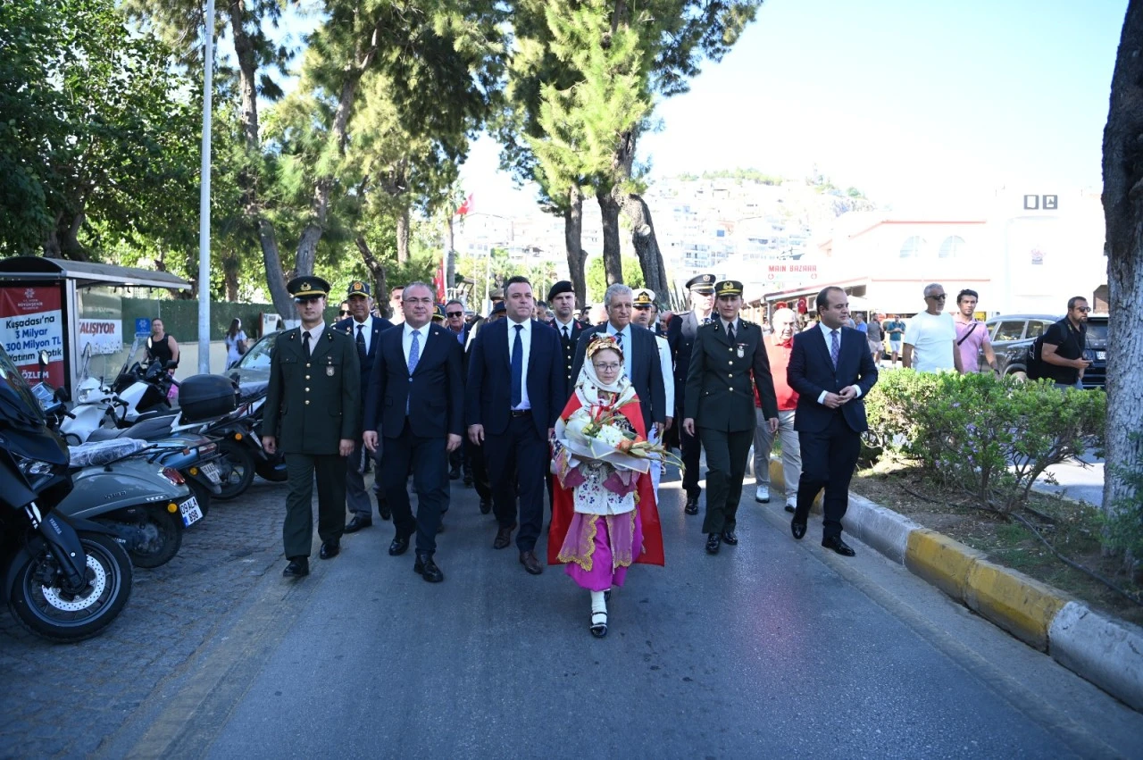Kuşadası’nın düşman işgalinden kurtuluşunun 104’üncü yıl dönümü coşkuyla kutlandı
