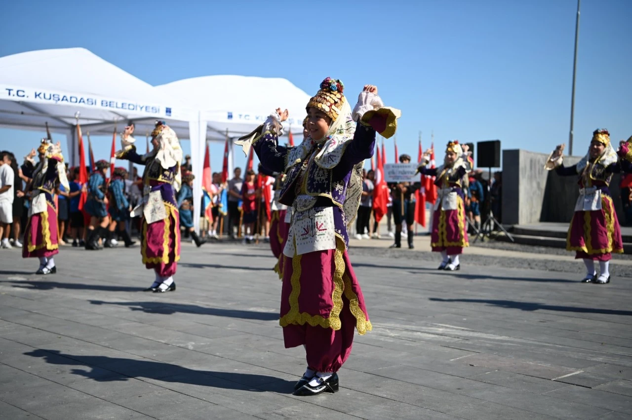 Kuşadası’nın düşman işgalinden kurtuluşunun 104’üncü yıl dönümü coşkuyla kutlandı