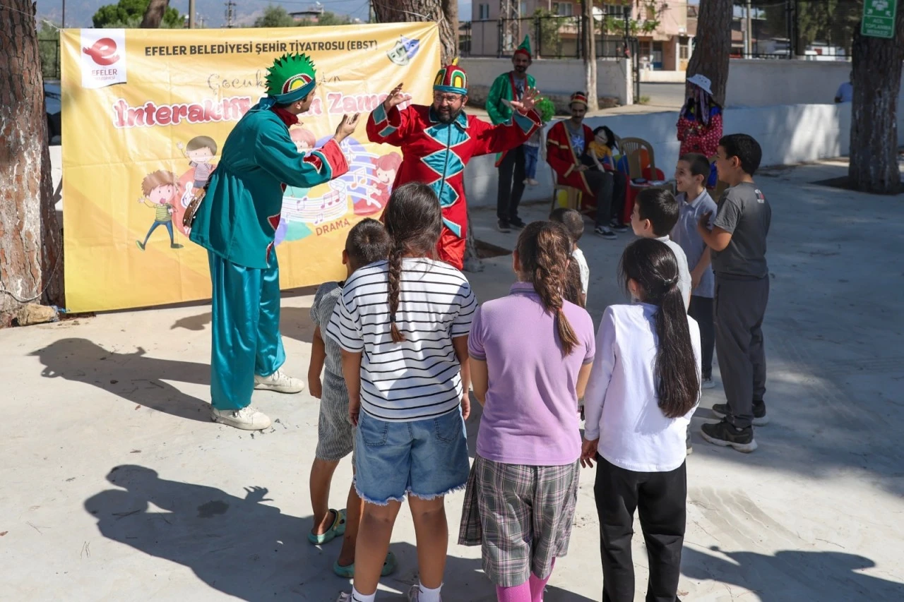 Başkan Anıl Yetişkin’den minik öğrencilere ilk gün sürprizi