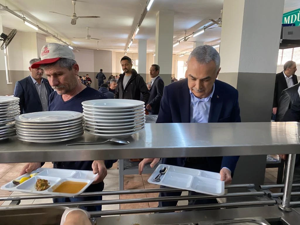 Savaş, OSB’yı ziyaret etti