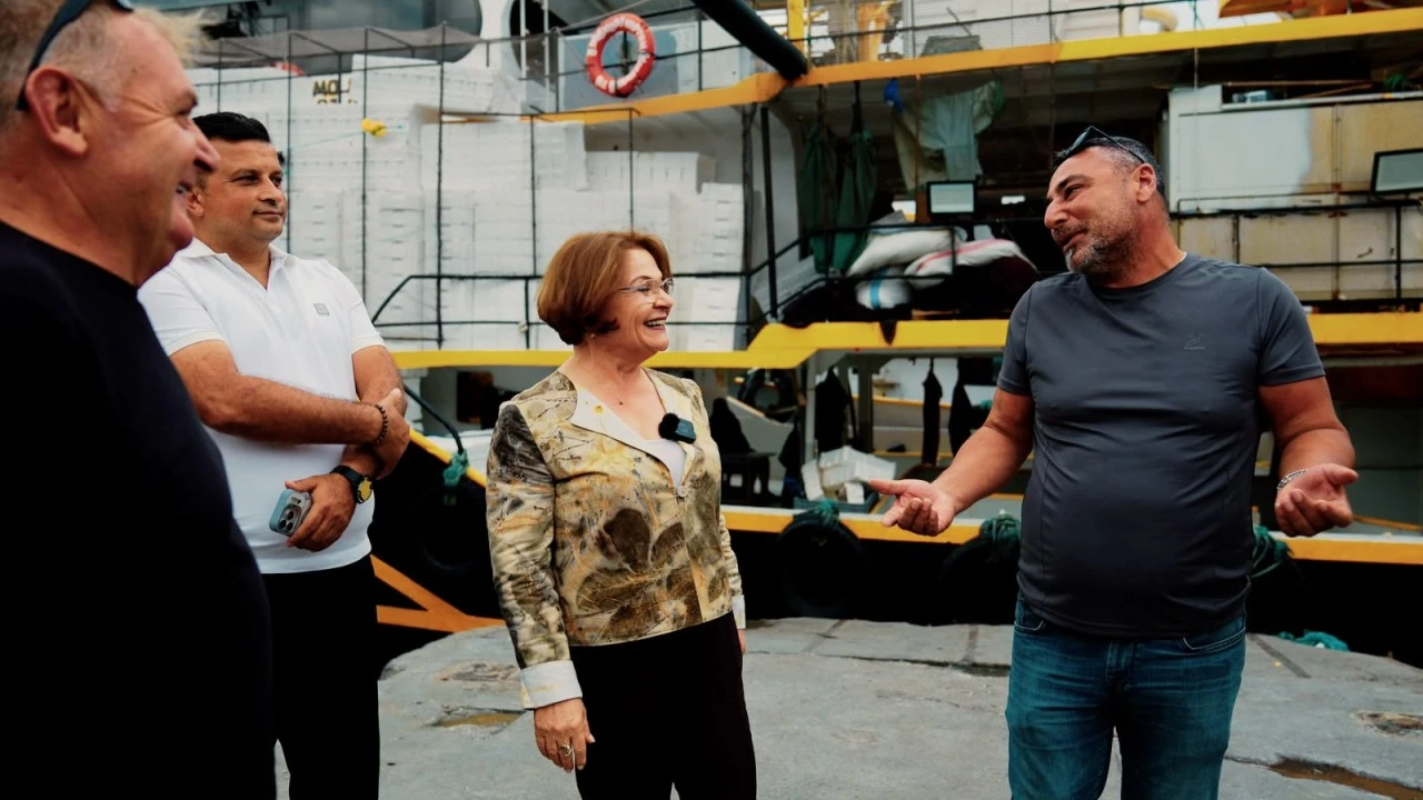 Başkan Hatice Gençay, Didimli balıkçılarla bir araya gelerek yeni sezonda bereket ve hayırlı sezonlar diledi
