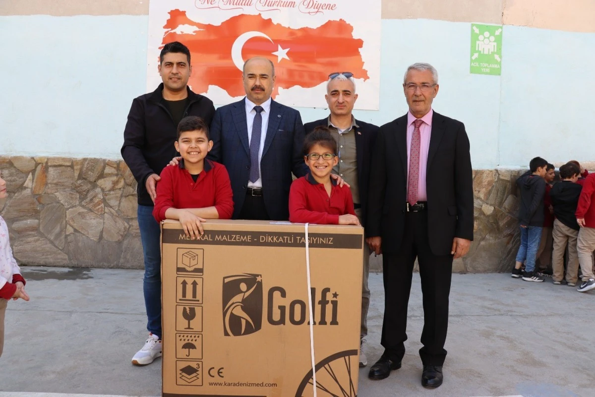 Çocukların topladığı plastik kapaklar engellilere umut oldu