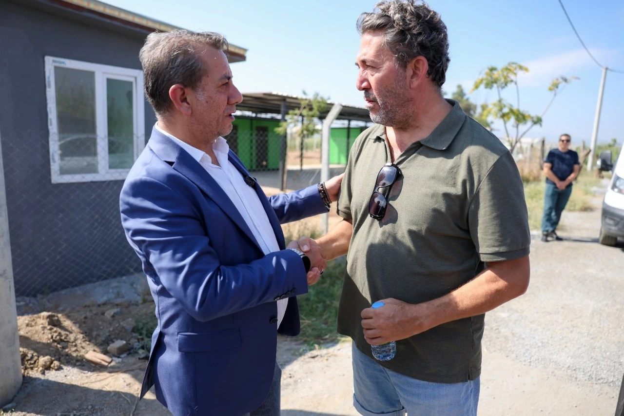 Emre Kınay’dan Başkan Yetişkin’in örnek projesine tam not: “İyilik bulaşıcıdır, Efeler’den iyilik hareketi başlatalım!”