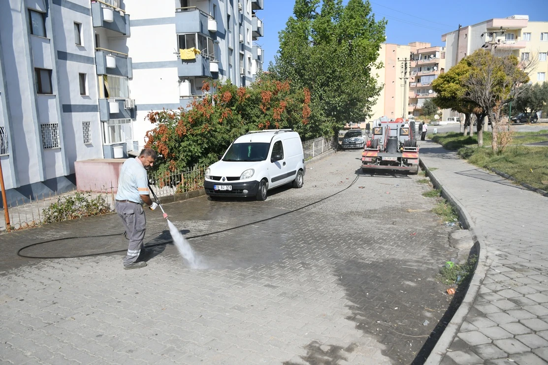 Temiz bir Kuşadası için mesai durmadan devam ediyor