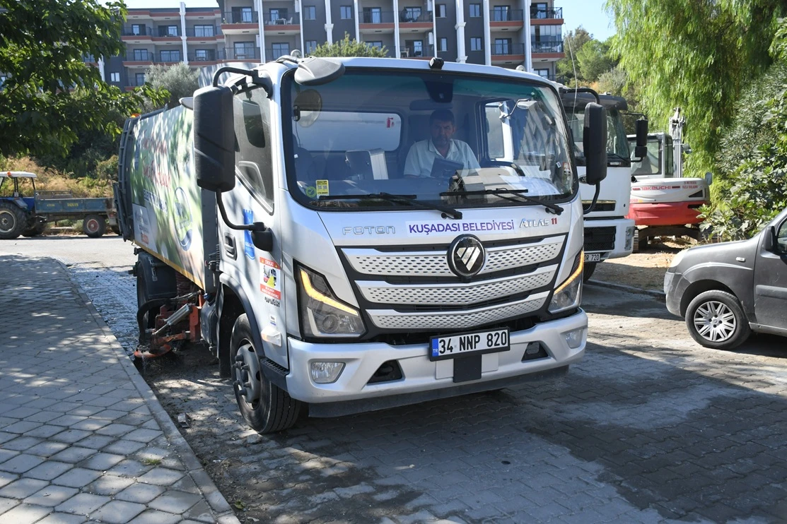 Temiz bir Kuşadası için mesai durmadan devam ediyor