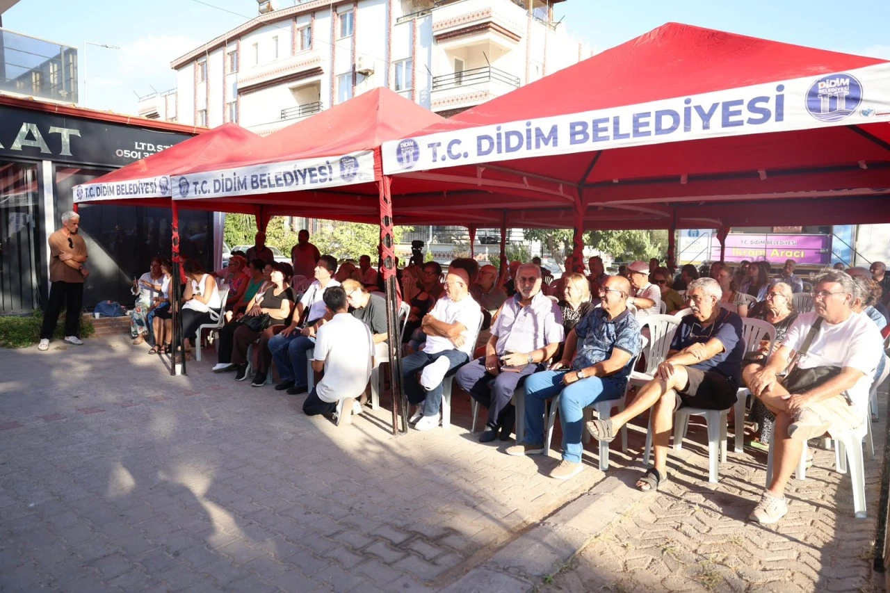 Didim Belediyesi “Mahallemiz İçin Aynı Masadayız” buluşmasında Efeler Mahallesi sakinleriyle bir araya geldi