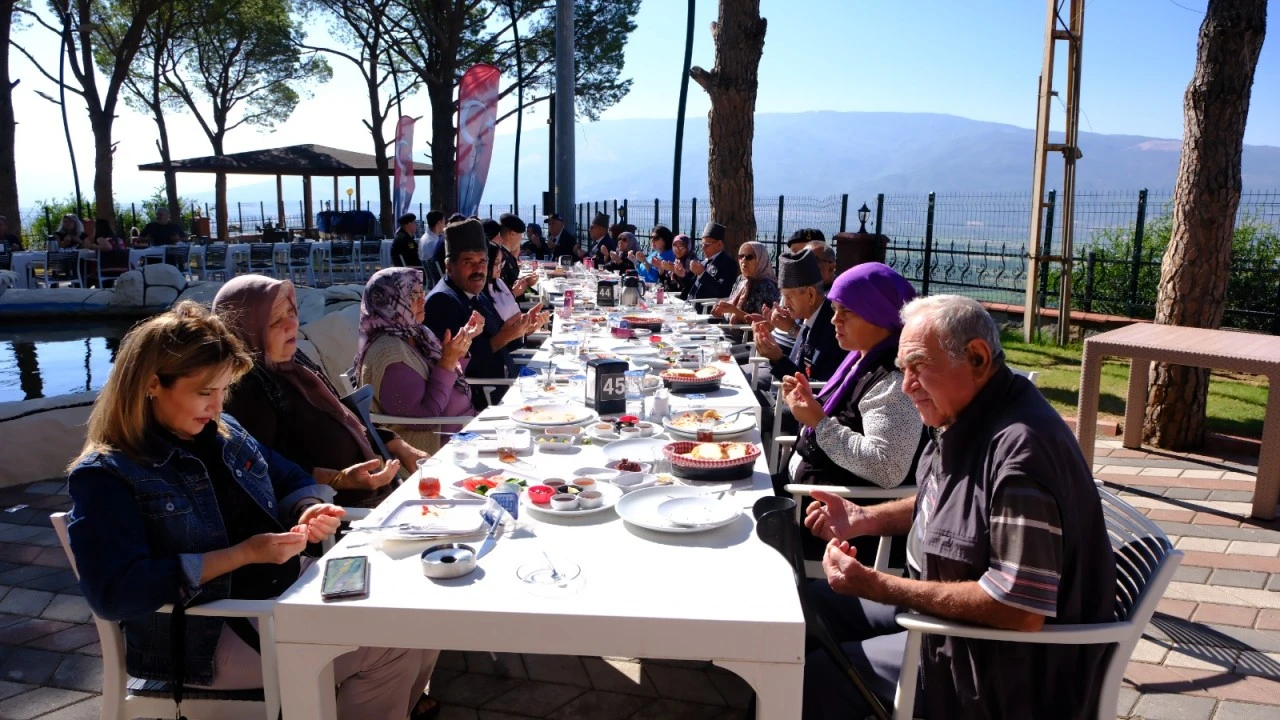 Başkan Doğanca gazileri unutmadı
