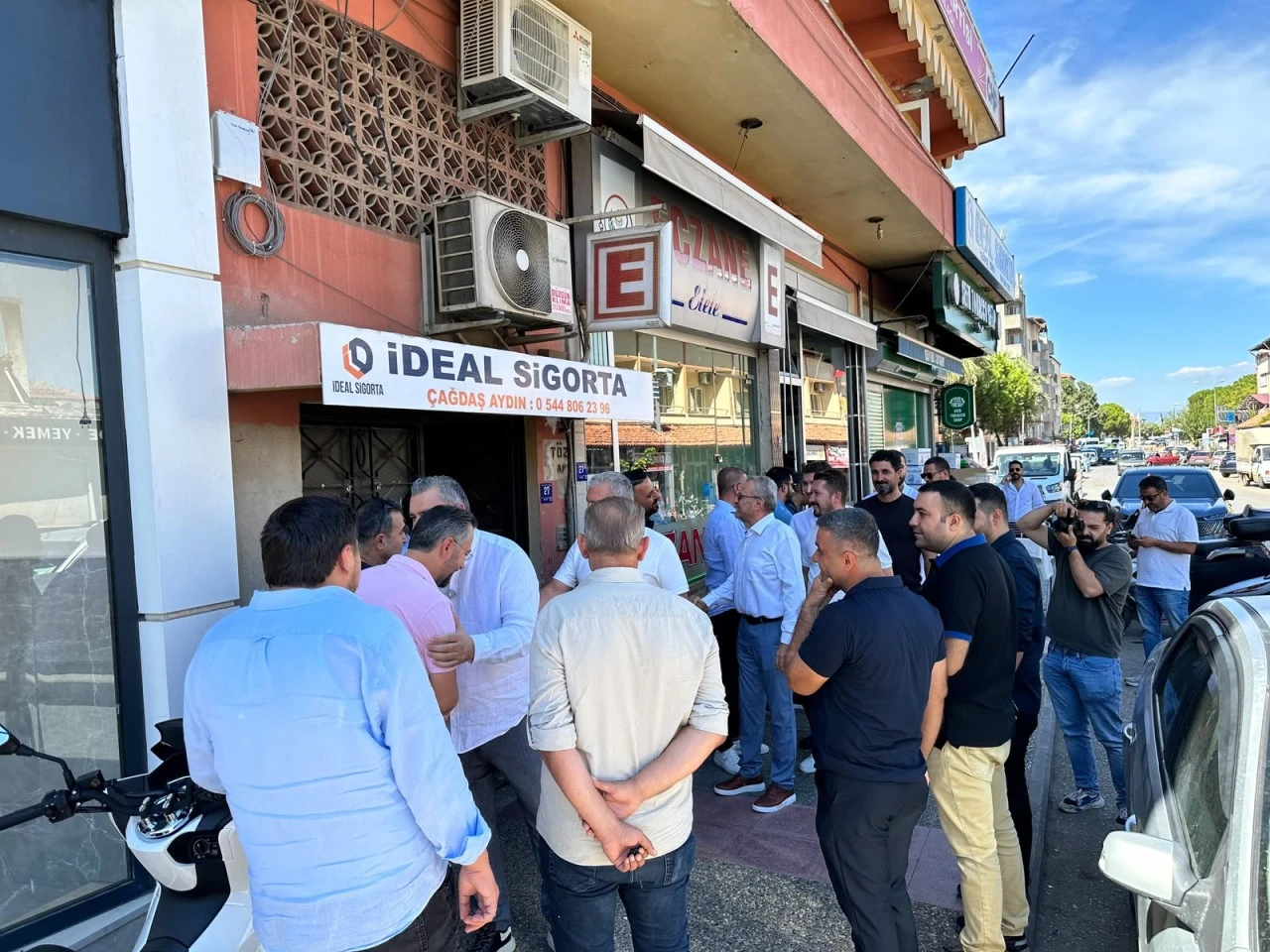 Yolda karşılaştı hem başarı diledi hem de destek istedi 