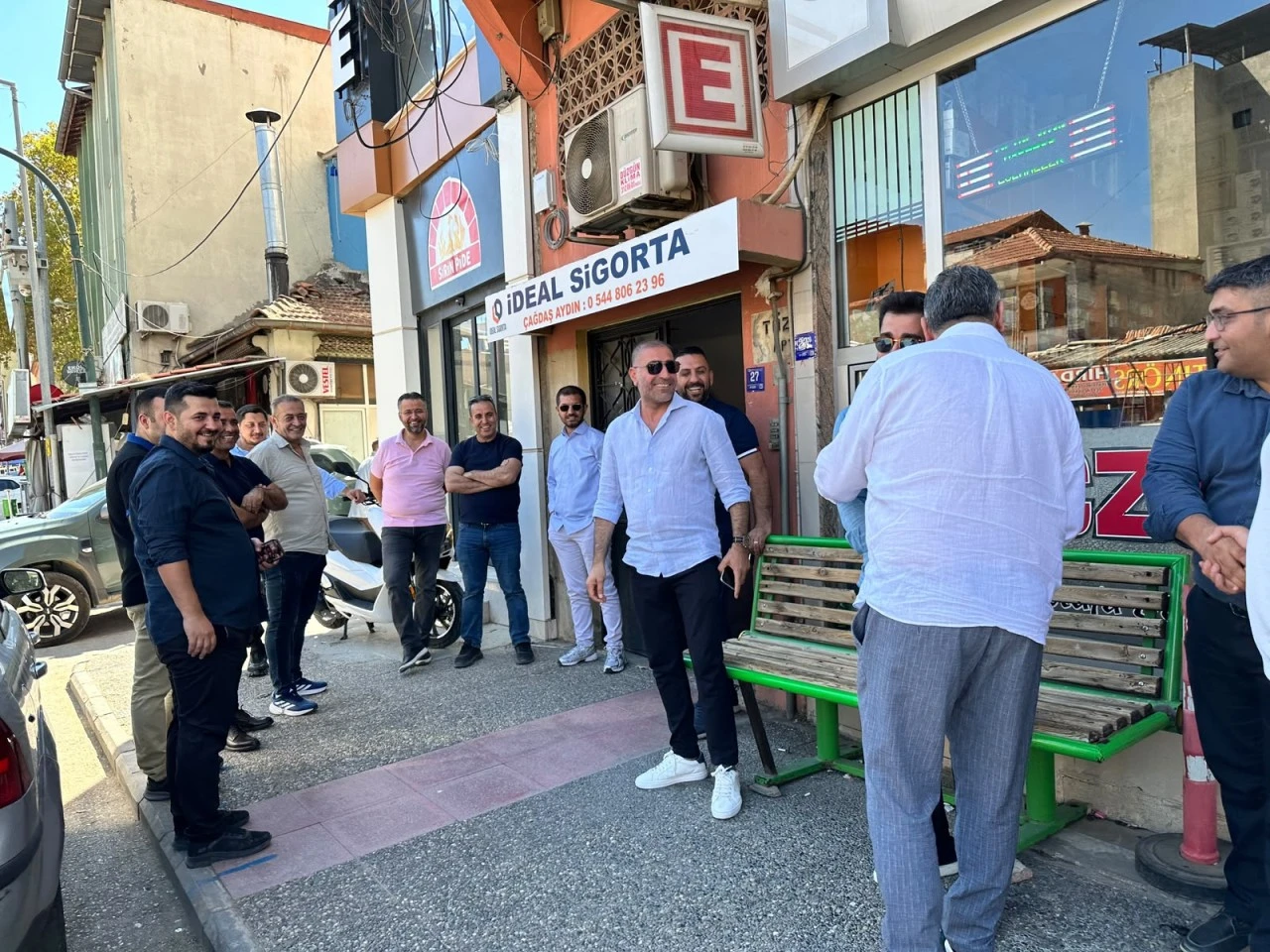 Yolda karşılaştı hem başarı diledi hem de destek istedi