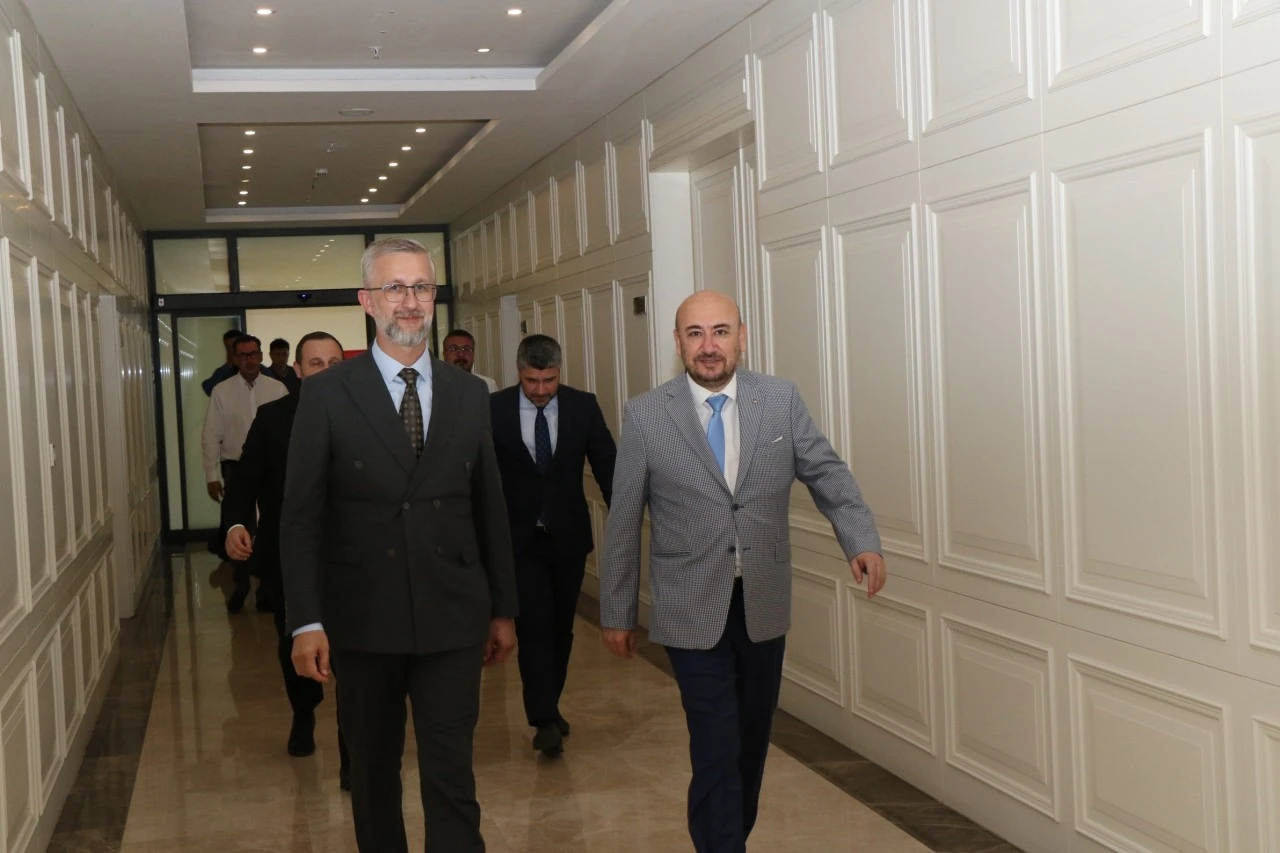 Ayto, Ukrayna Ankara Büyükelçisi Naryman Dzhelialov’u ağırladı