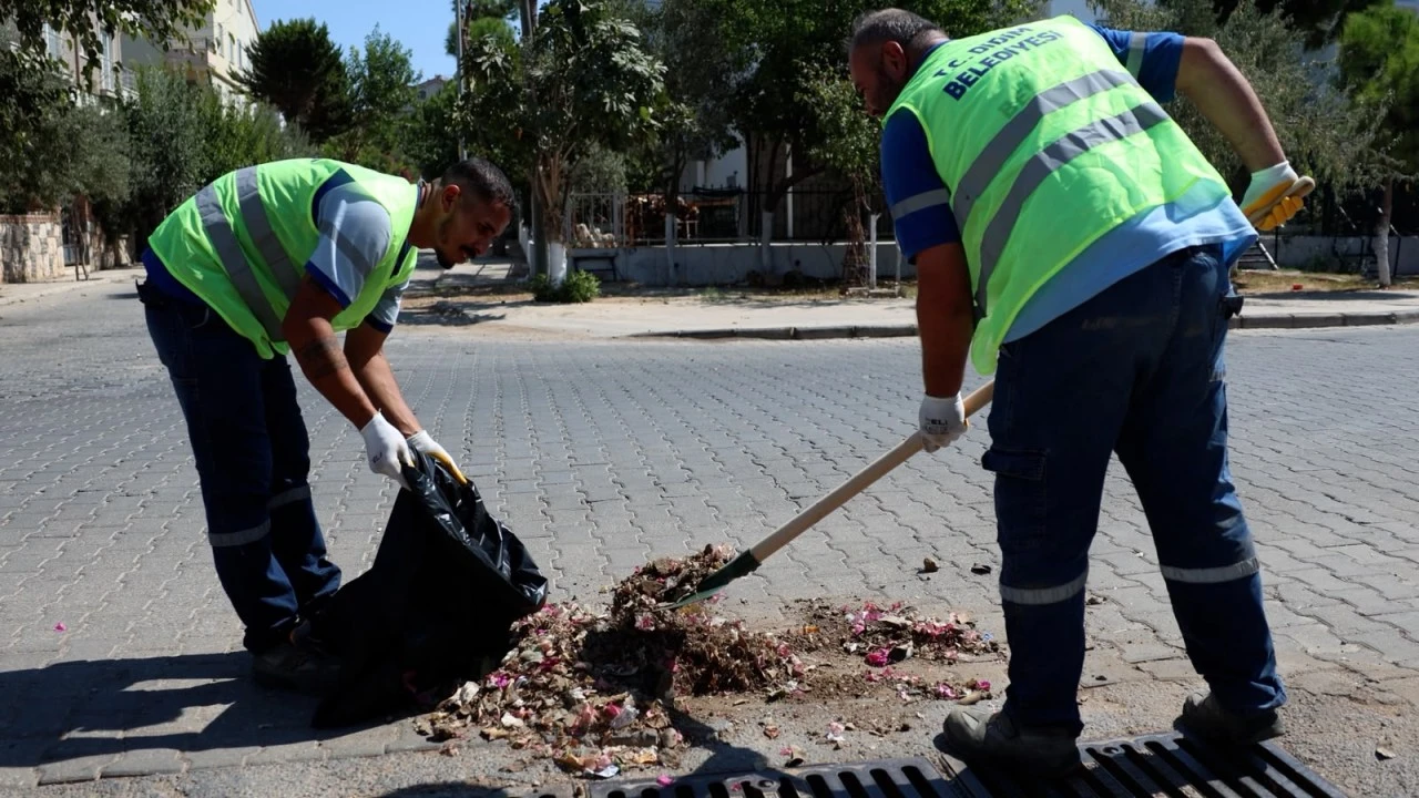 Didim genelinde düzenli olarak sürdürülen mazgal temizliği, yağışlı havalar öncesinde de devam ediyor