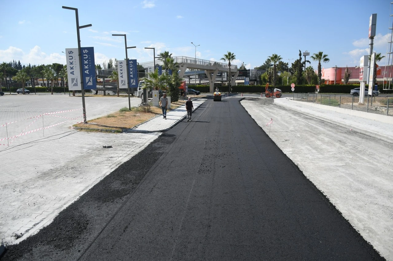 Kuşadası Belediyesi’nden Değirmendere’de asfalt mesaisi