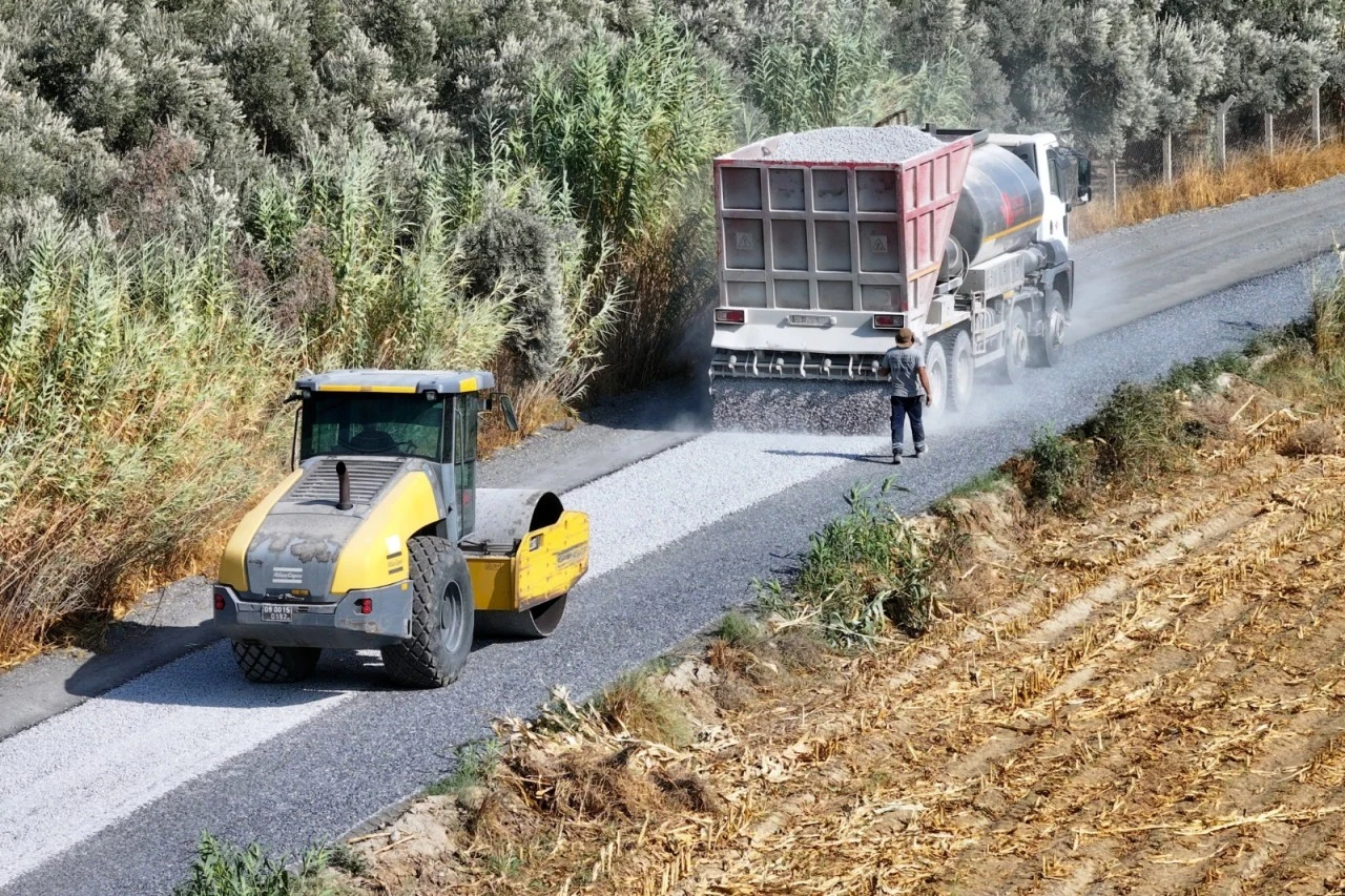 Başkan Yetişkin’den üreticilerin yüzünü güldüren asfalt çalışması