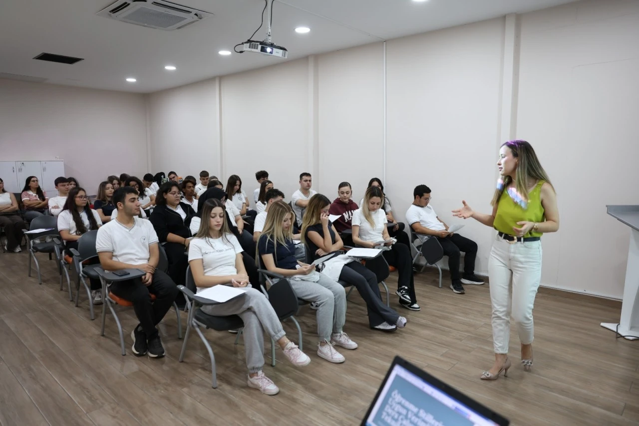Başkan Anıl Yetişkin’den gençlere sınav yolculuğunda güçlü rehberlik desteği