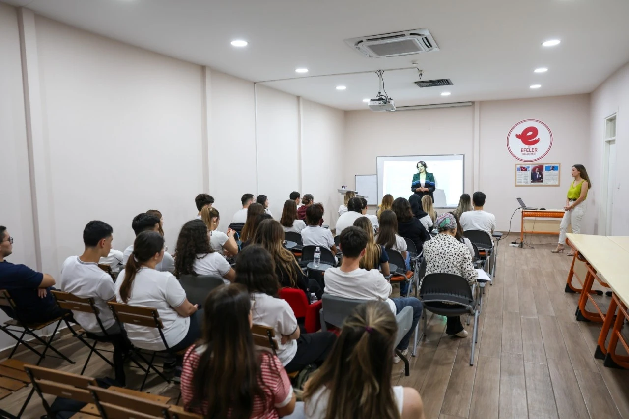 Başkan Anıl Yetişkin’den gençlere sınav yolculuğunda güçlü rehberlik desteği