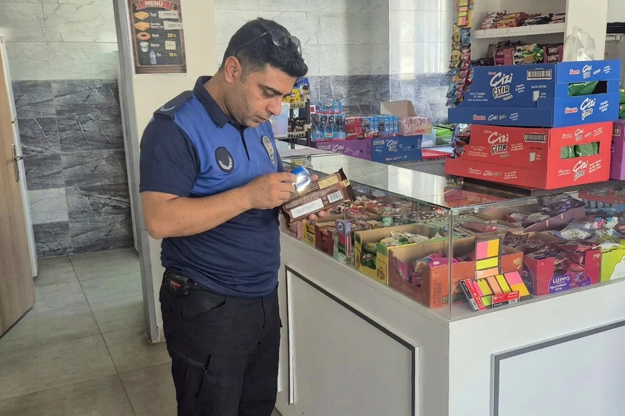 Efeler Zabıtasından okul kantinlerinde hijyen ve fiyat denetimi