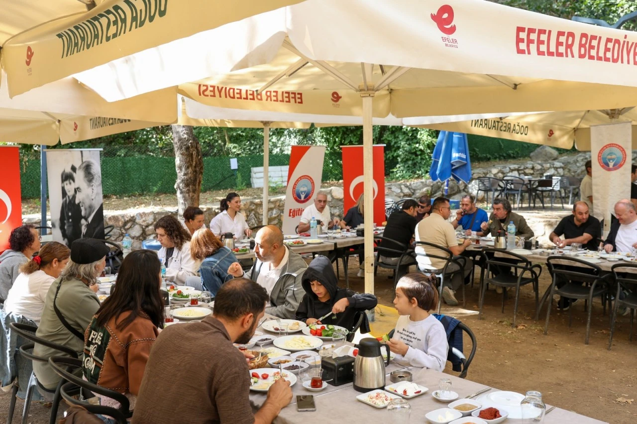 Efeler Belediyesi Doğa Restaurant’ta güne lezzetli başlangıç