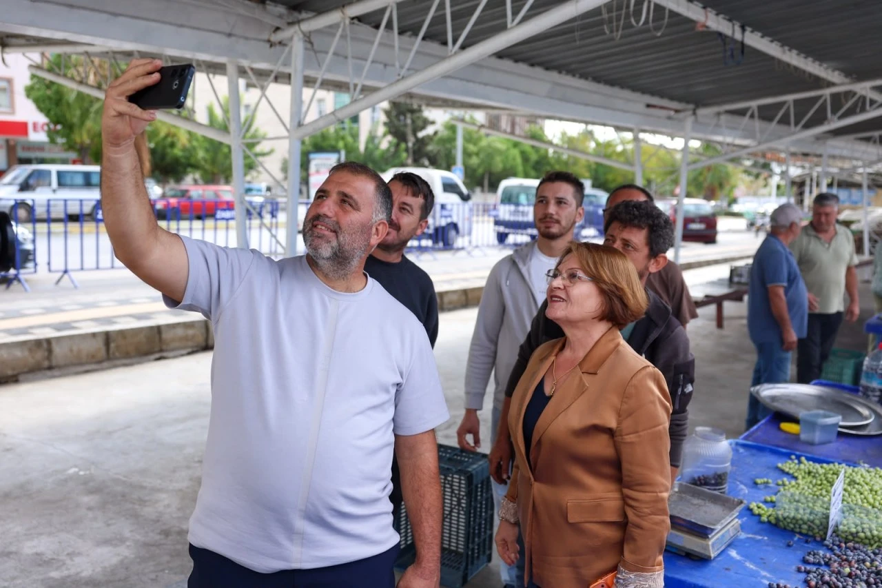 Başkan Hatice Gençay, Zeytin Pazarı’nın İlk Gününde Üreticilerle Buluştu