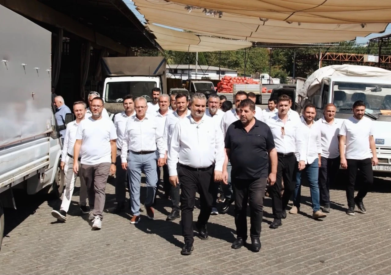 Galericiler ve halciler Beyaz Liste’ye kucak açtı! Özen Akgün adım adım zafere yürüyor 