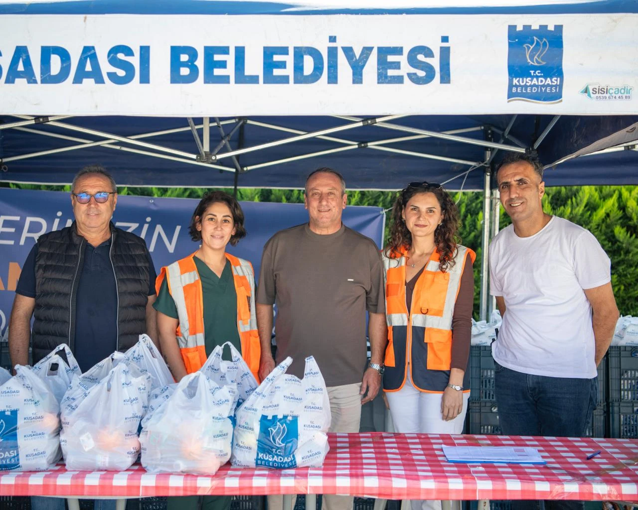 Kuşadası Belediyesi'nin Beslenme Çantası Desteği Bu Yıl 1400 Çocuğa Ulaşacak
