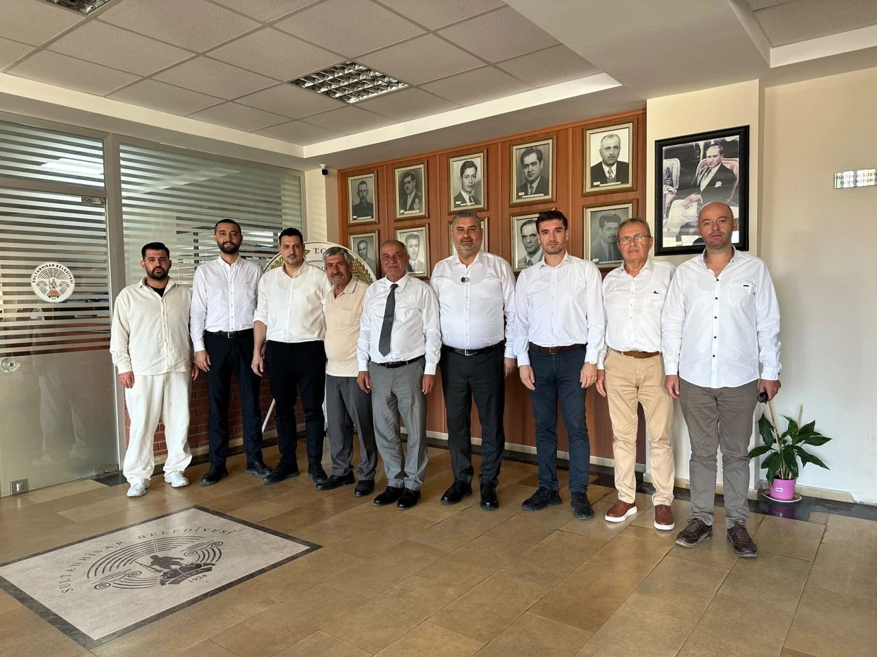 Özen Akgün gümbür gümbür geliyor 