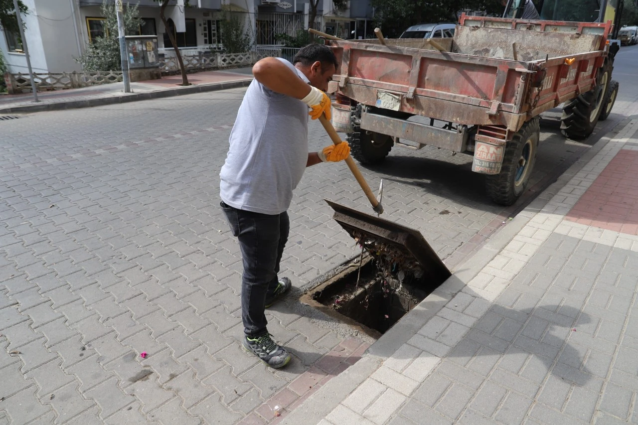 Nazilli’de kış öncesi mazgal temizliği başladı