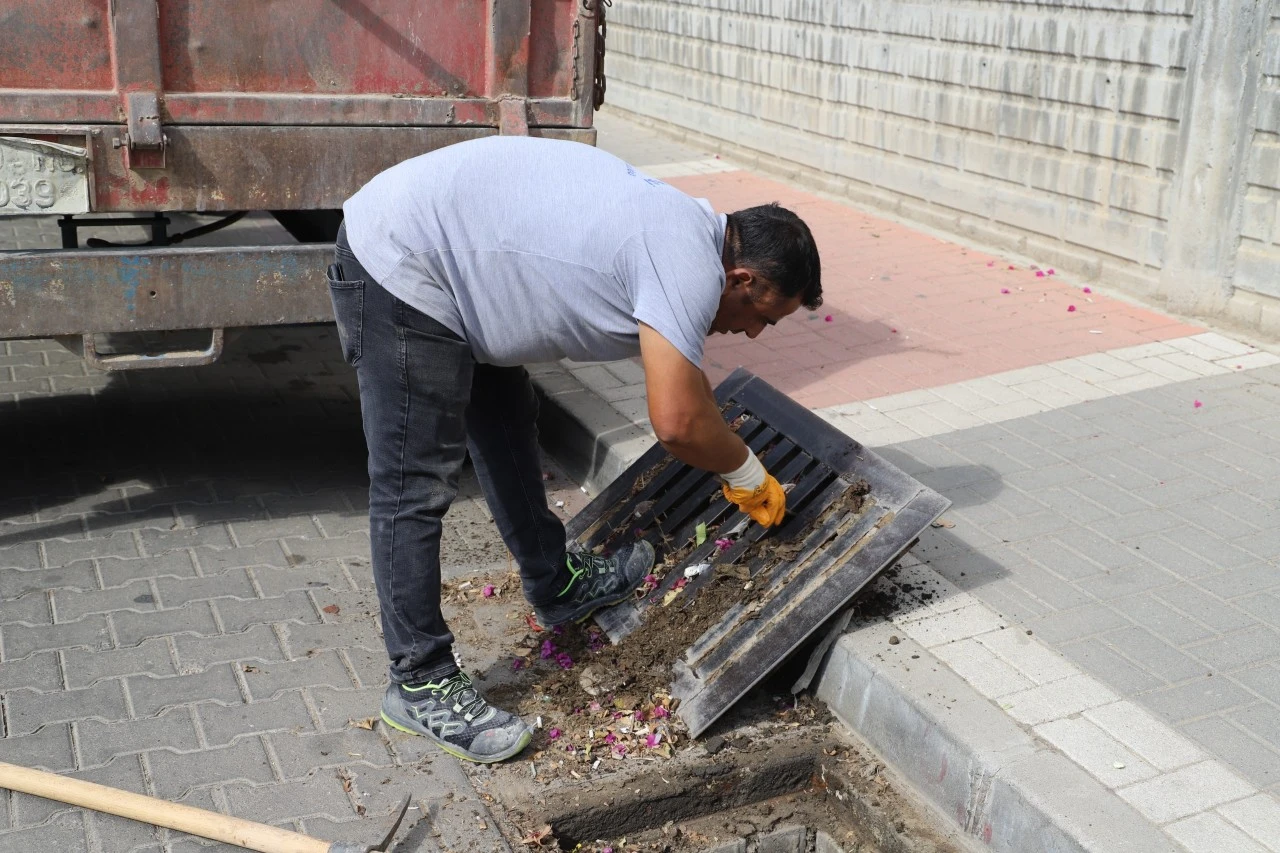 Nazilli’de kış öncesi mazgal temizliği başladı