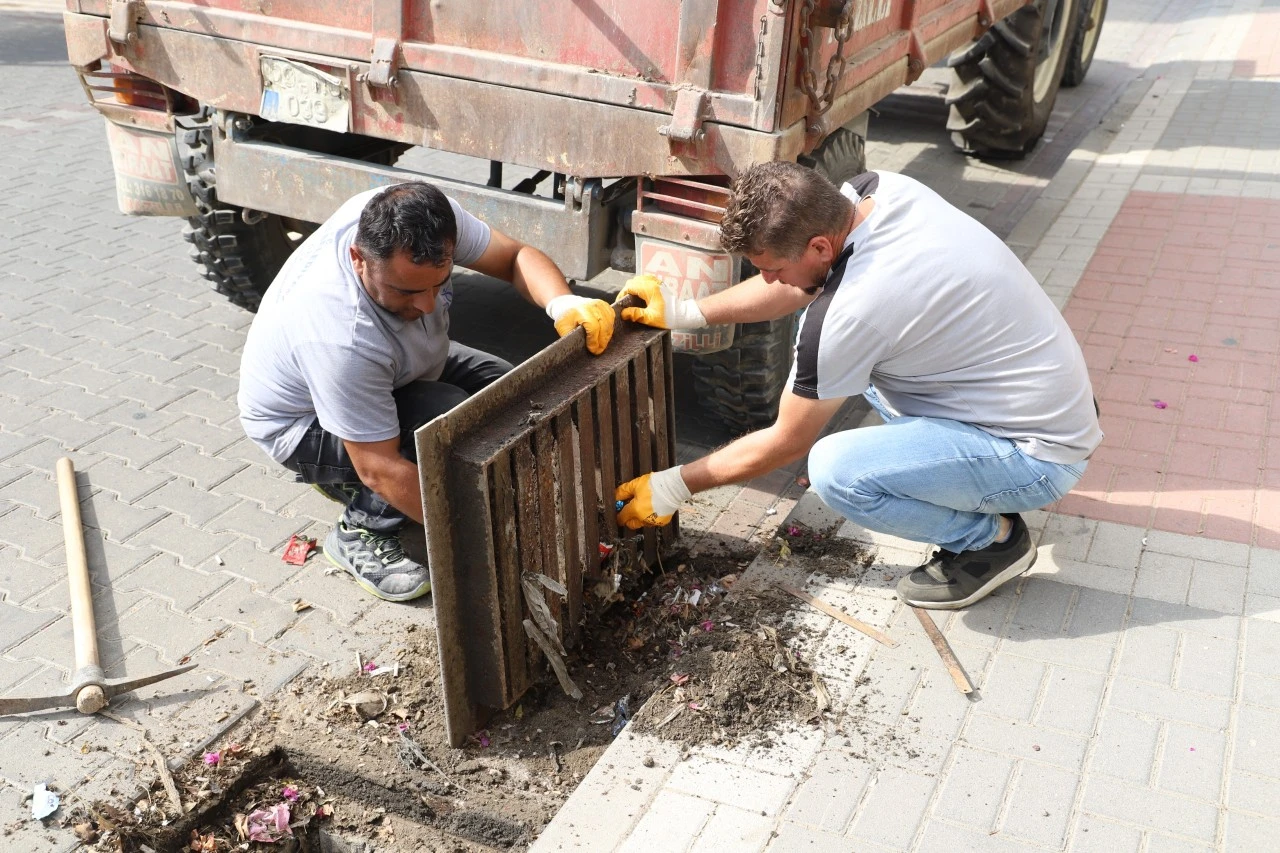 Nazilli’de kış öncesi mazgal temizliği başladı