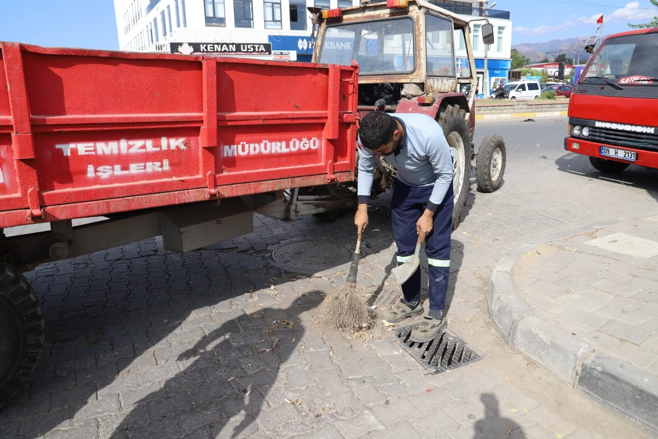 Nazilli’de kış öncesi mazgal temizliği başladı