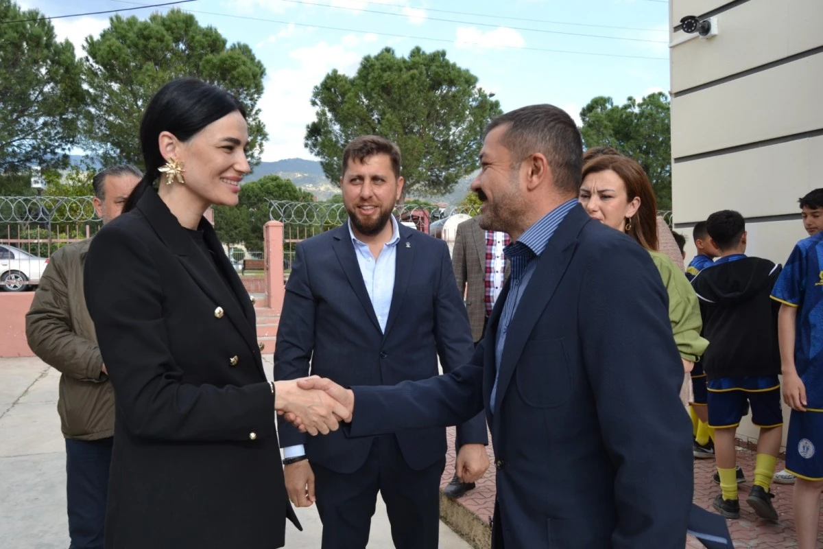 Seda Sarıbaş Çine’de alkışlarla karşılandı