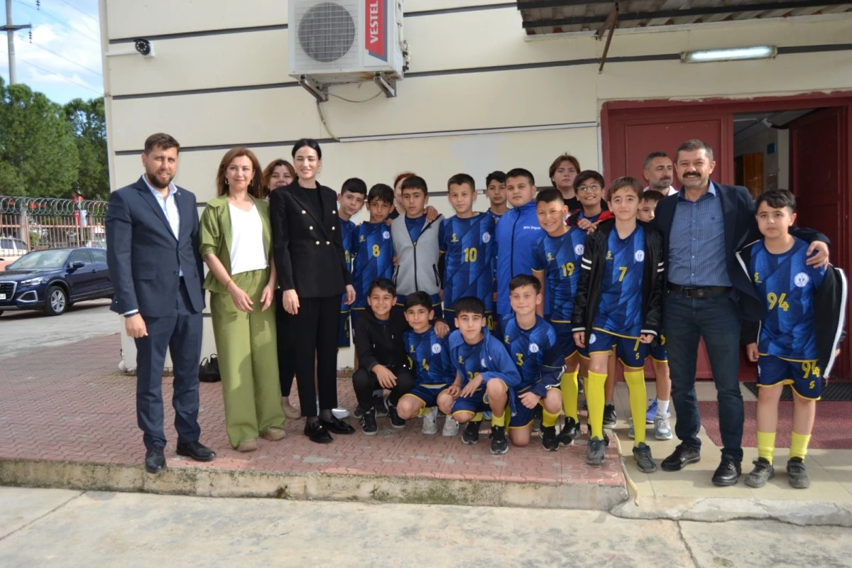 Seda Sarıbaş Çine’de alkışlarla karşılandı