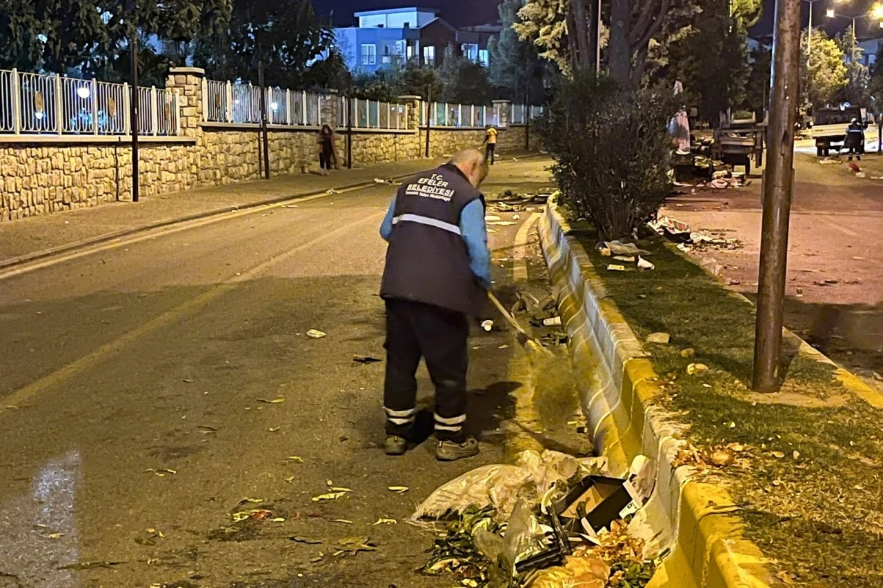 Efeler Belediyesi’nden semt pazarlarına detaylı temizlik