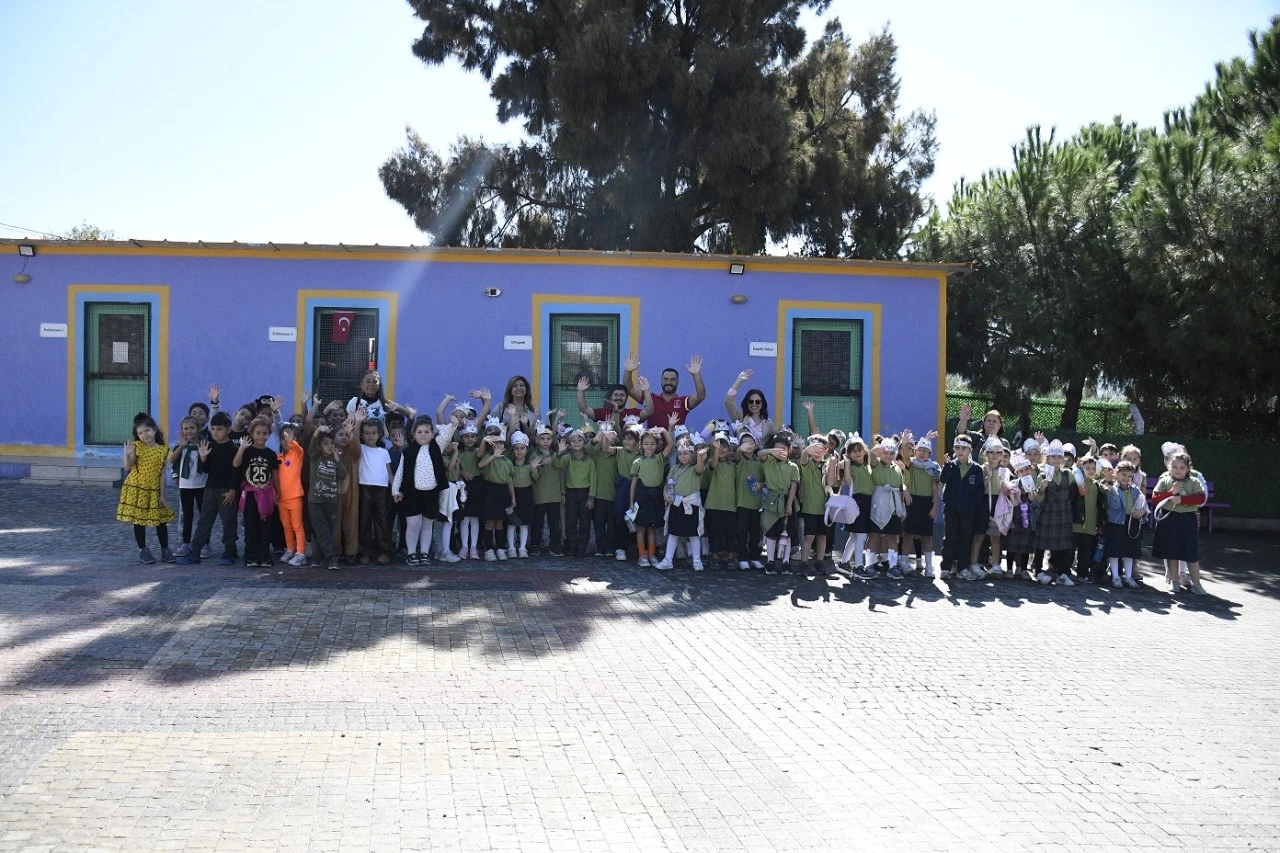 Kuşadası’nda öğrencilerden can dostlara anlamlı ziyaret