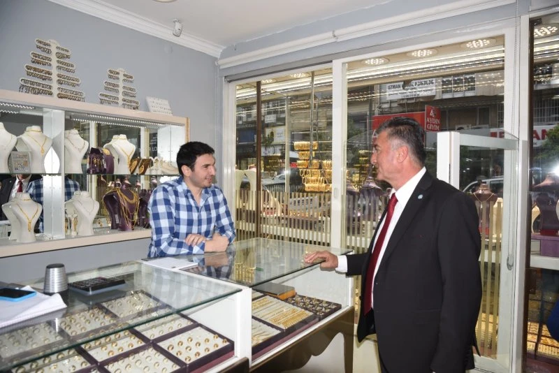 İYİ Partili Ertürk: Esnaf dişini sıkmış 14 Mayıs'ı bekliyor