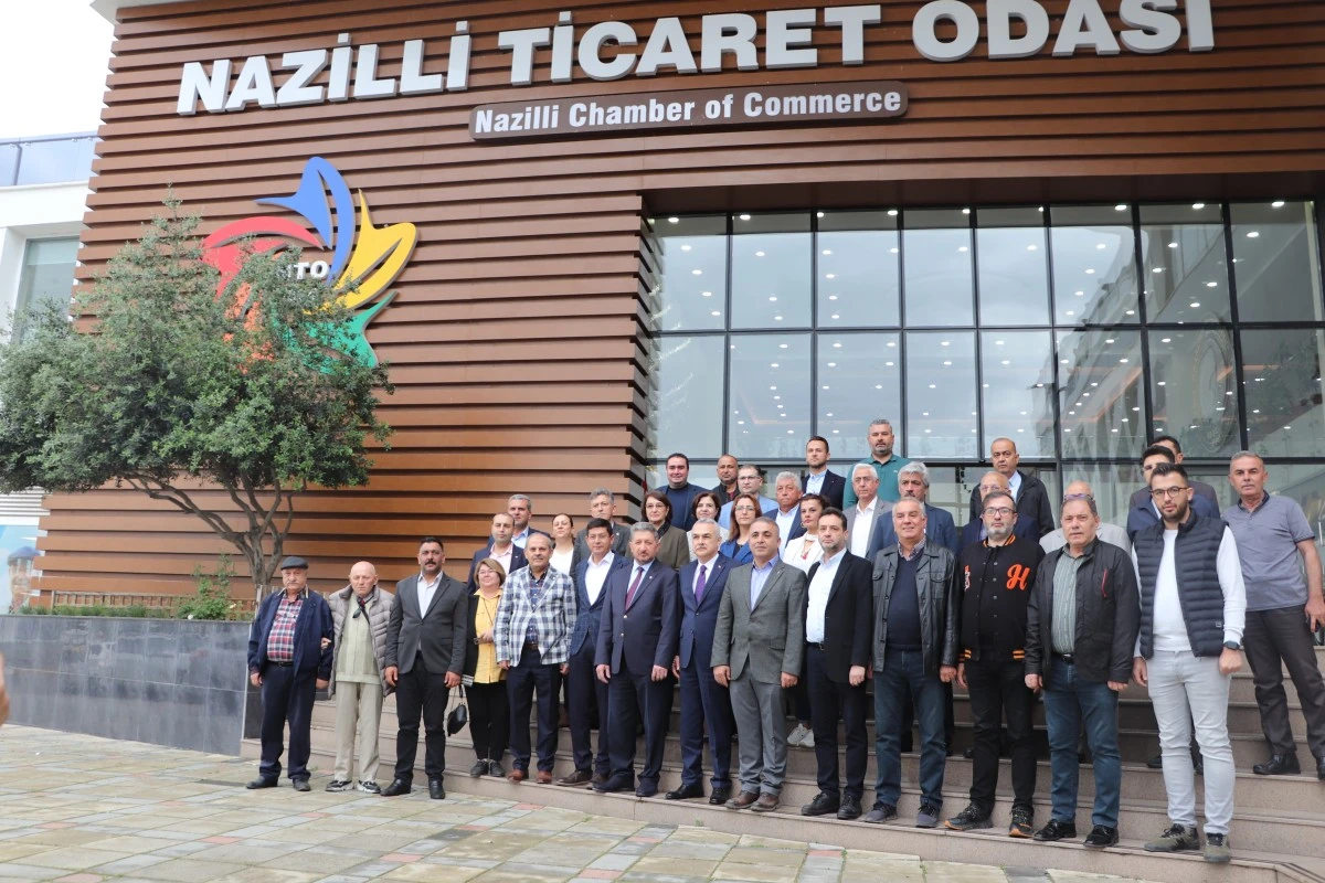 Aydın Milletvekili Mustafa Savaş Nazilli Ticaret Odası’nı ziyaret etti
