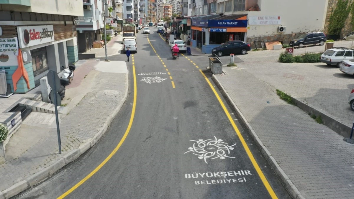 Aydın Büyükşehir Belediyesi Kuşadası'nın İkiçeşmelik Caddesi'ni baştan sona yeniledi